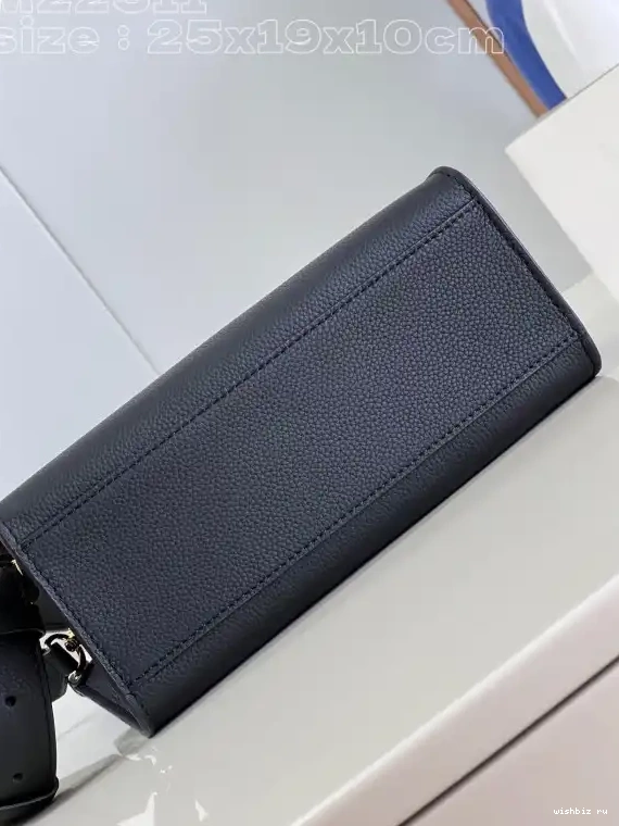 WIS Go & LOUIS Lock VUITTON 0325